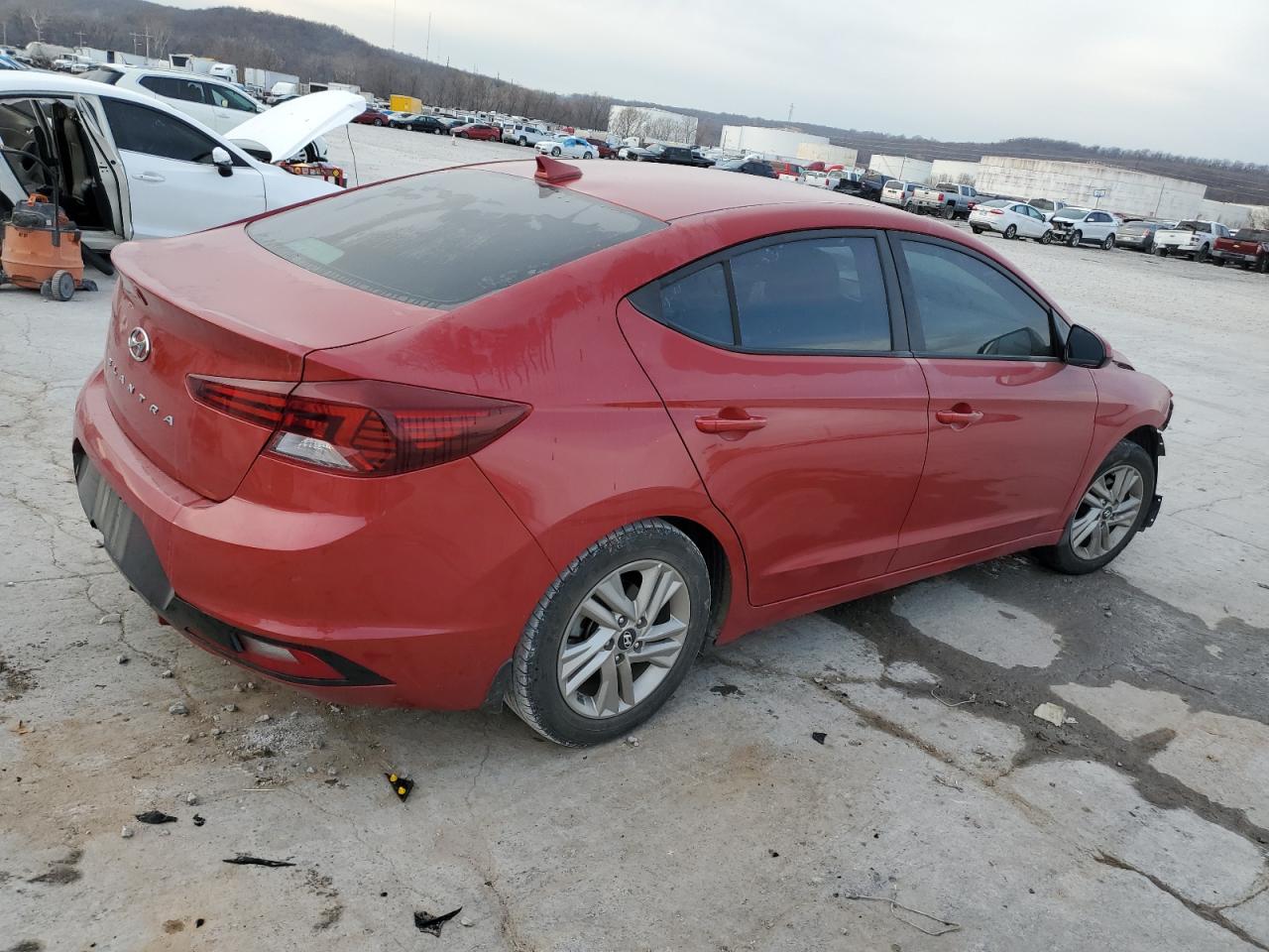 Изображение 3 2019 HYUNDAI ELANTRA SEL 2019 с VIN 5NPD84LF2KH453639