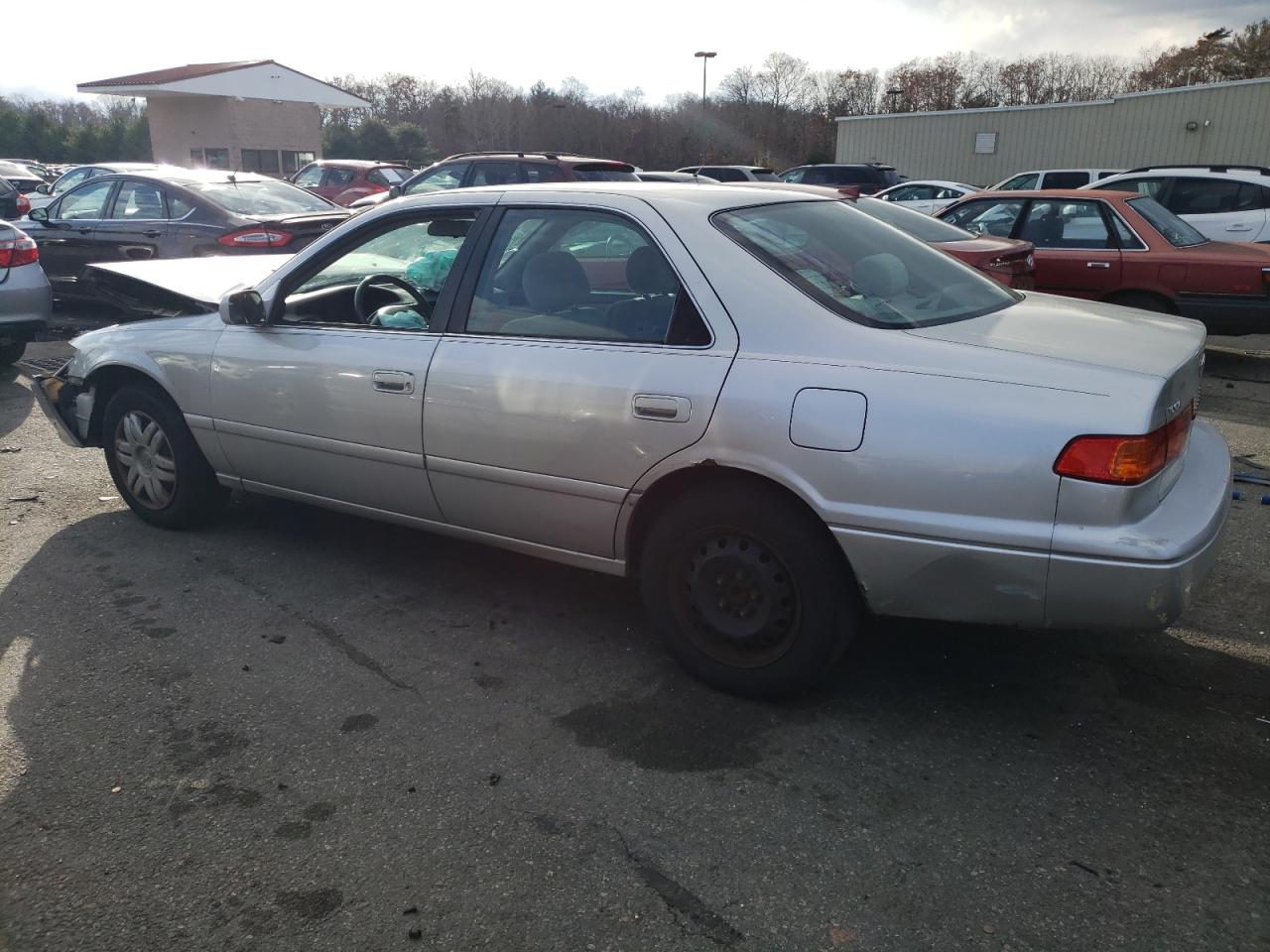 Obraz 2 z 2001 TOYOTA CAMRY CE 2001 z VIN 4T1BG22KX1U097275