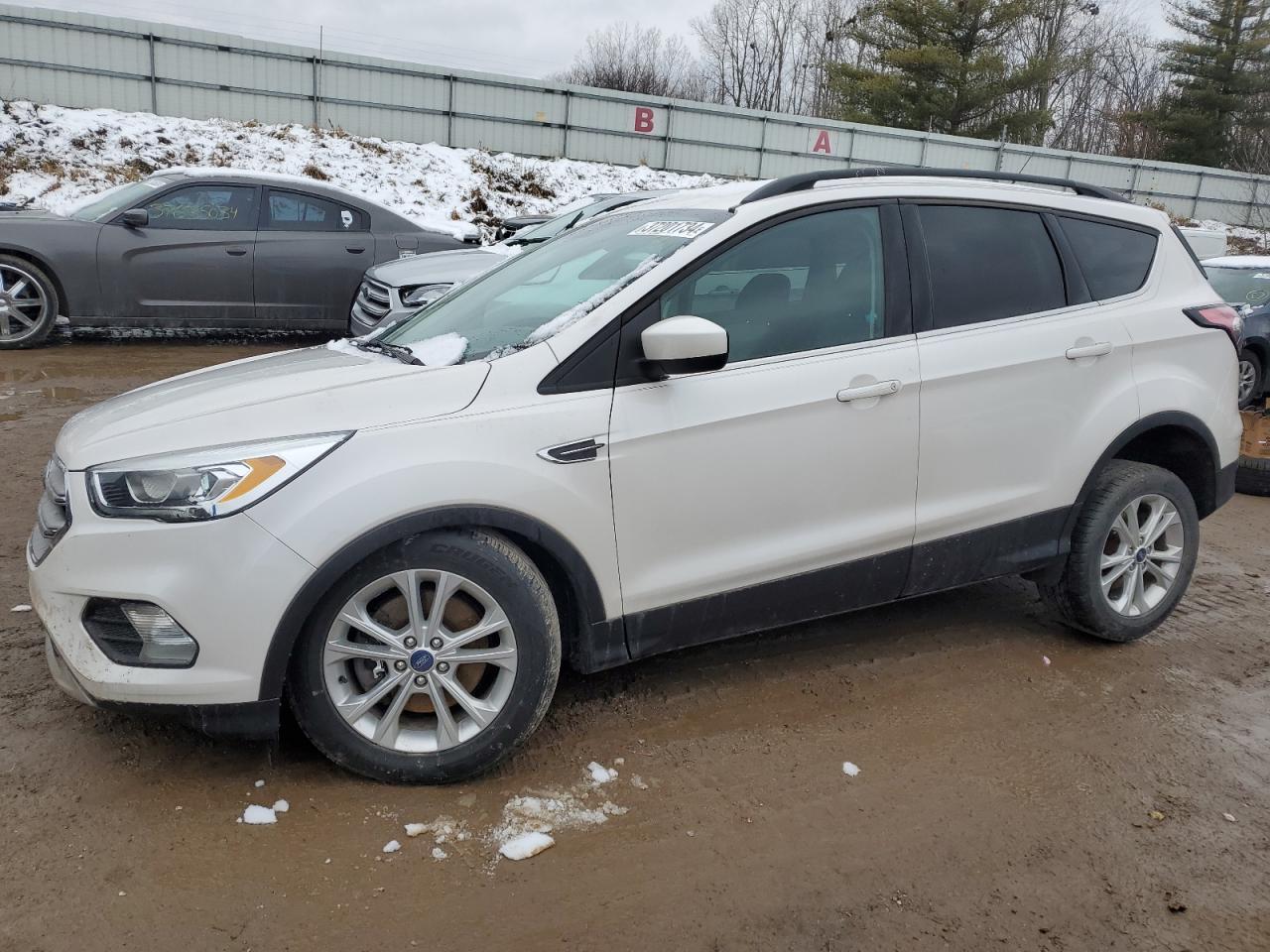 Image 1 of 2017 FORD ESCAPE SE 2017 with VIN 1FMCU9G94HUB59551