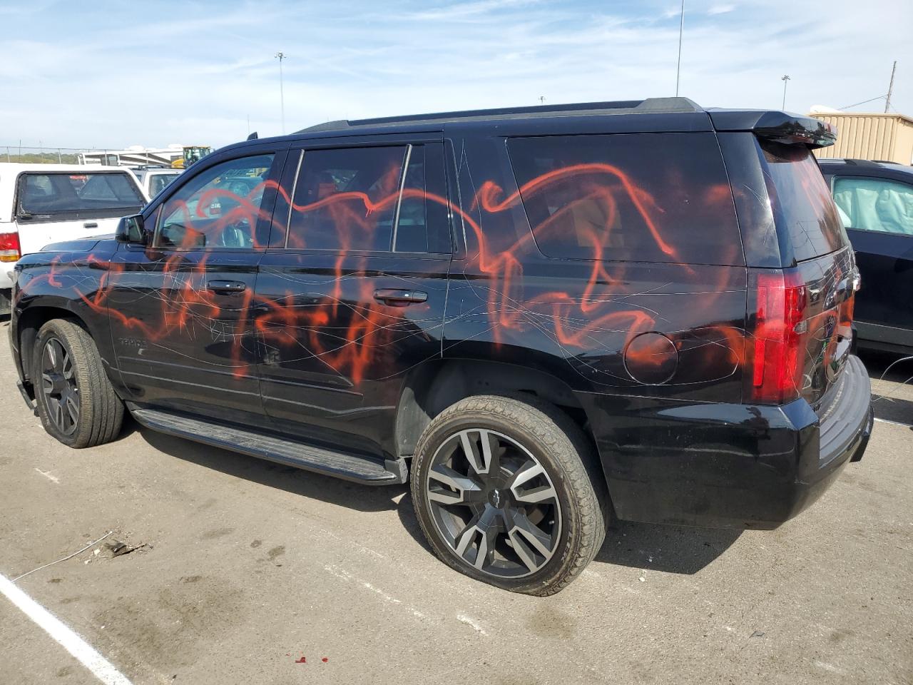 Obraz 2 z 2020 CHEVROLET TAHOE K1500 PREMIER 2020 z VIN 1GNSKCKJ5LR136822