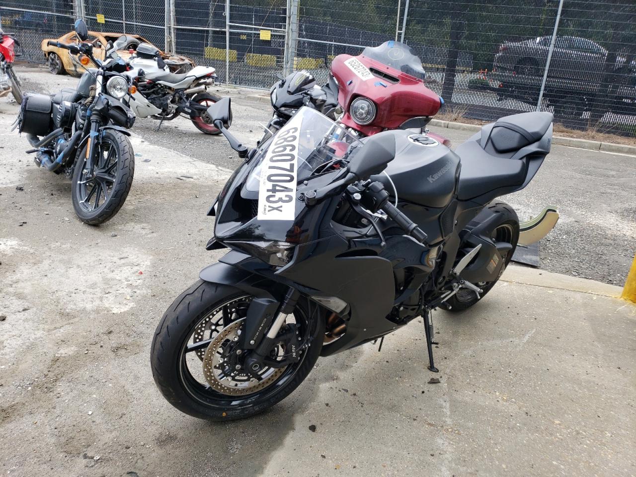 Image 2 of 2024 KAWASAKI ZX636 K 2024 with VIN JKBZXJJ1XRA000519