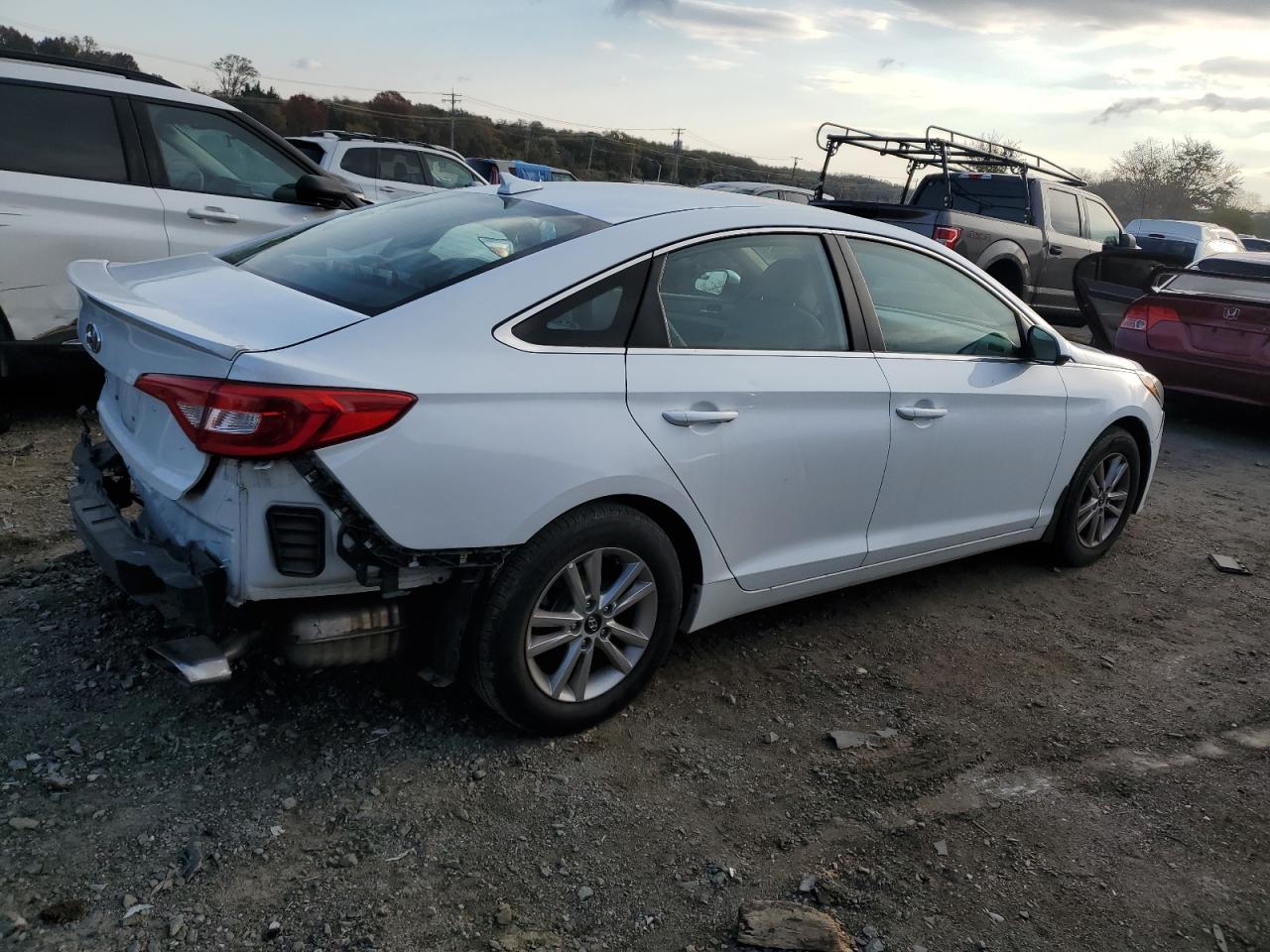 Изображение 3 2017 HYUNDAI SONATA SE 2017 с VIN 5NPE24AFXHH575053