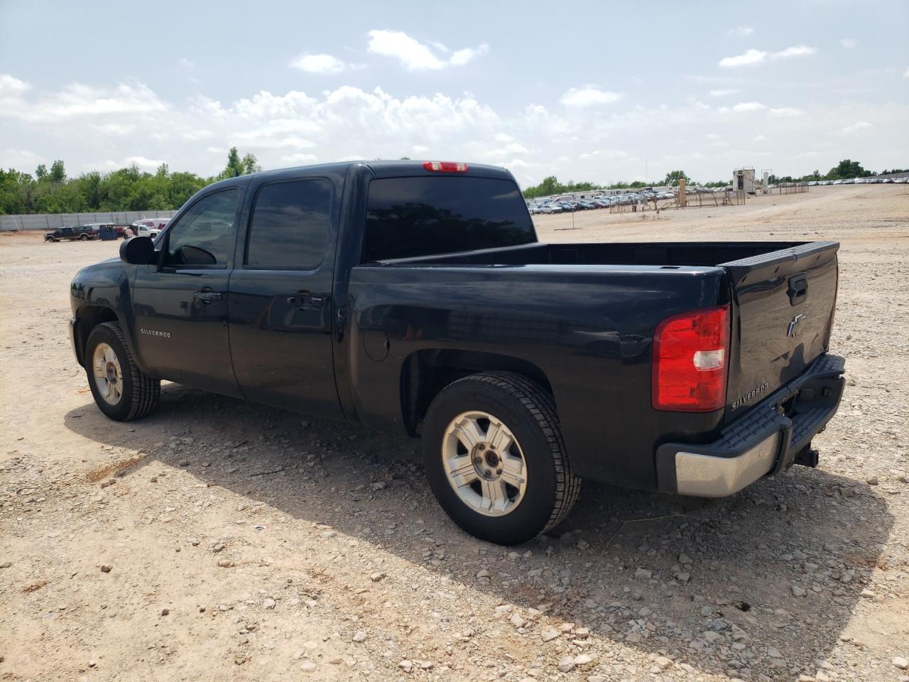 Image 2 of 2011 CHEVROLET SILVERADO C1500 LT 2011 with VIN 3GCPCSE0XBG291809