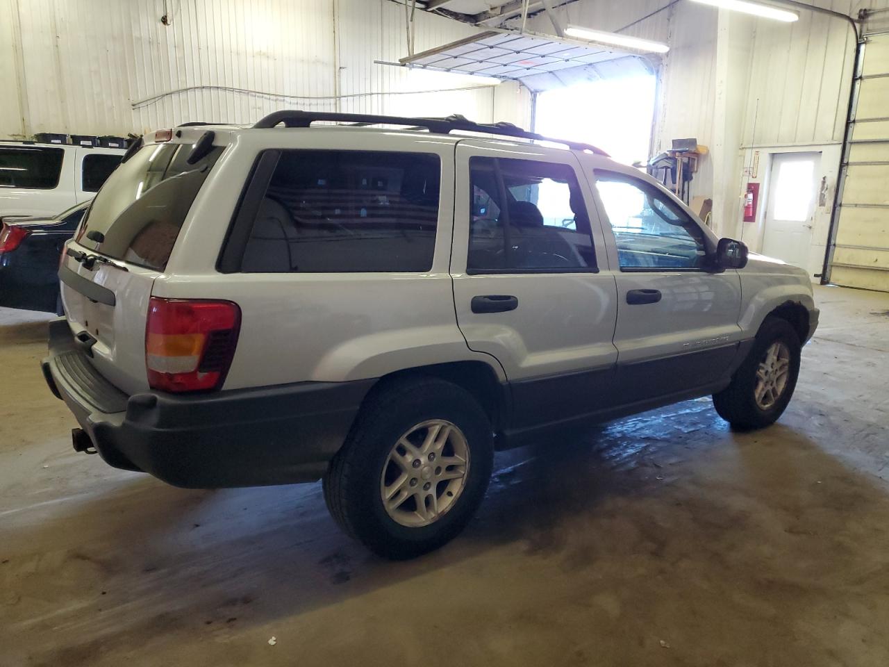 Obraz 3 z 2003 JEEP GRAND CHEROKEE LAREDO 2003 z VIN 1J4GW48S13C587834