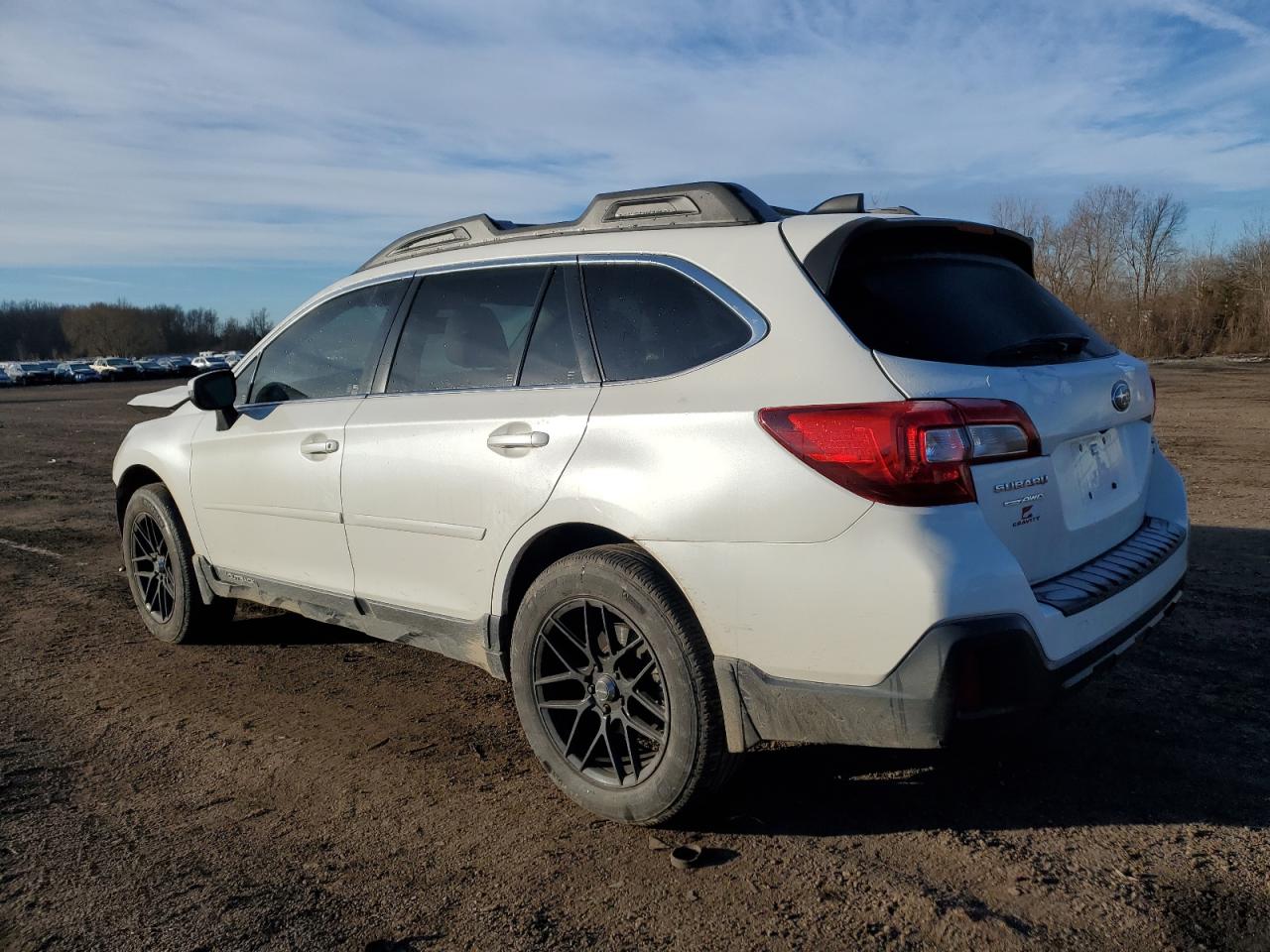 Изображение 2 2018 SUBARU OUTBACK 3.6R LIMITED 2018 с VIN 4S4BSENC9J3269855