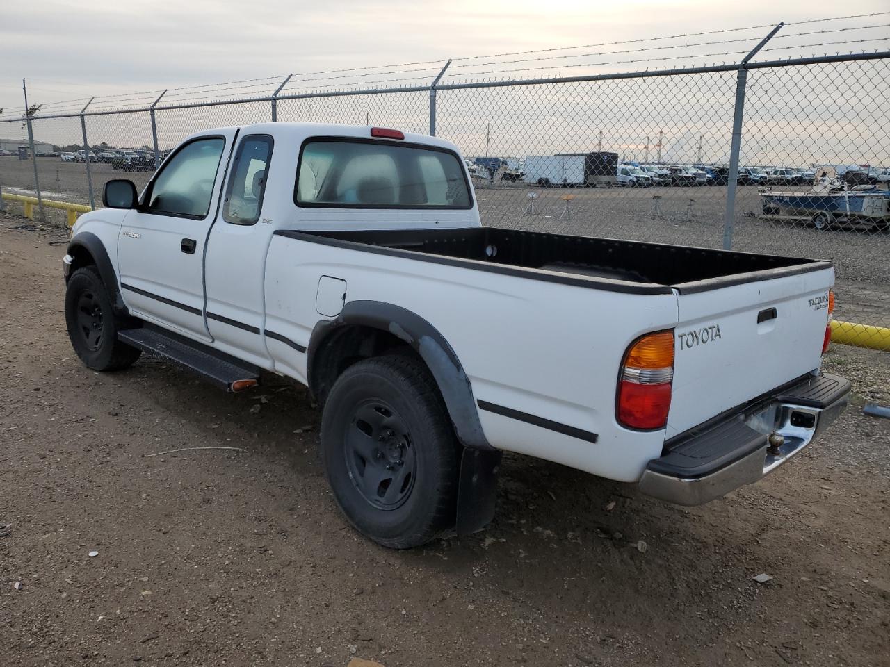 Image 2 of 2001 TOYOTA TACOMA XTRACAB PRERUNNER 2001 with VIN 5TESM92NX1Z730915