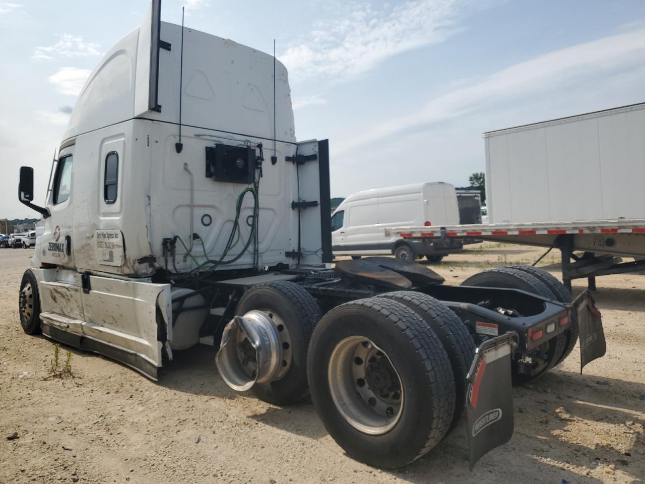 Obraz 3 z 2022 FREIGHTLINER CASCADIA 126  2022 z VIN 3AKJHHDVXNSNC1002