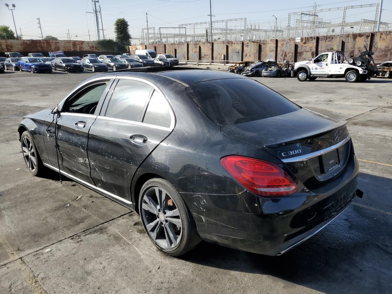 Obraz 2 z 2015 MERCEDES-BENZ C 300 2015 z VIN 55SWF4JB1FU093409