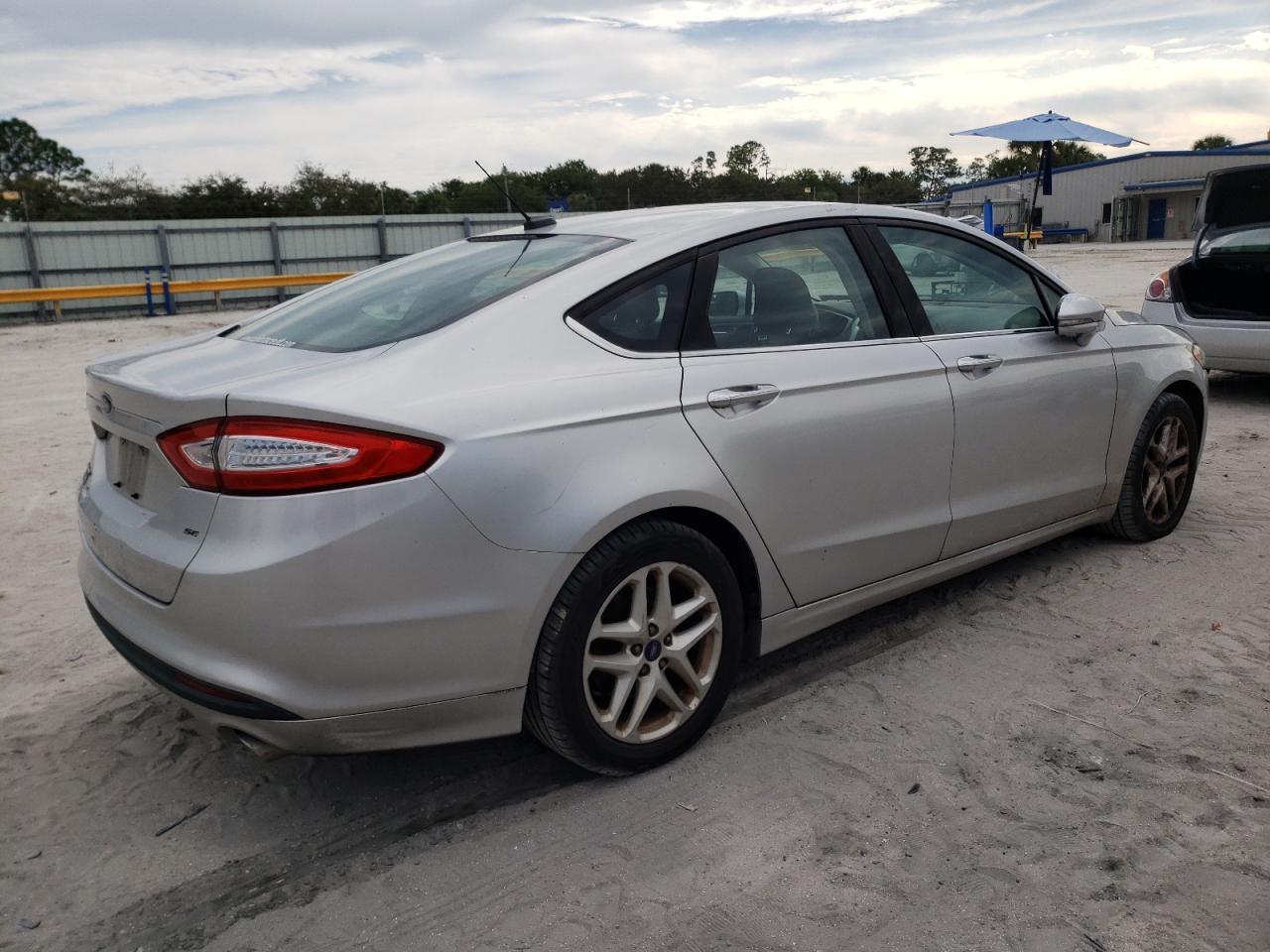 Image 3 of 2014 FORD FUSION SE 2014 with VIN 3FA6P0H70ER104010