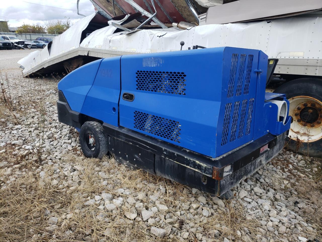 Изображение 3 2001 AMLN MVP60 2001 с VIN NNN00000000VVVVV1