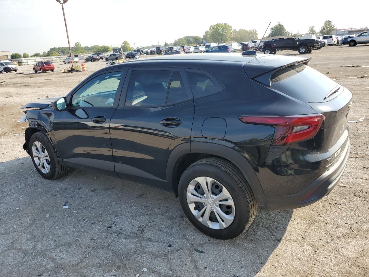 Image 2 of 2024 CHEVROLET TRAX LS 2024 with VIN KL77LFE20RC011611