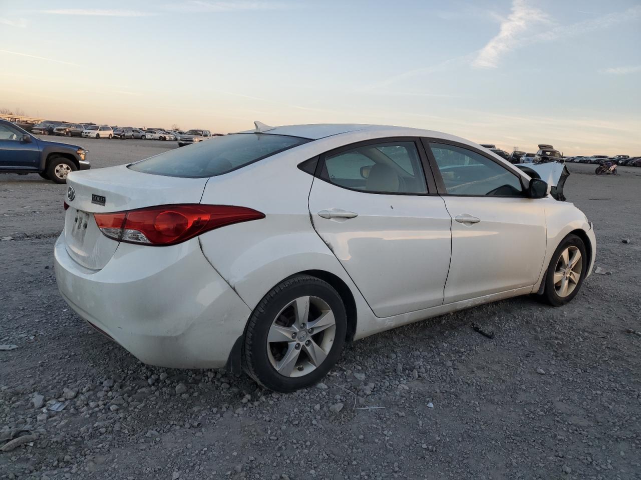 Image 3 of 2013 HYUNDAI ELANTRA GLS 2013 with VIN 5NPDH4AE1DH277650