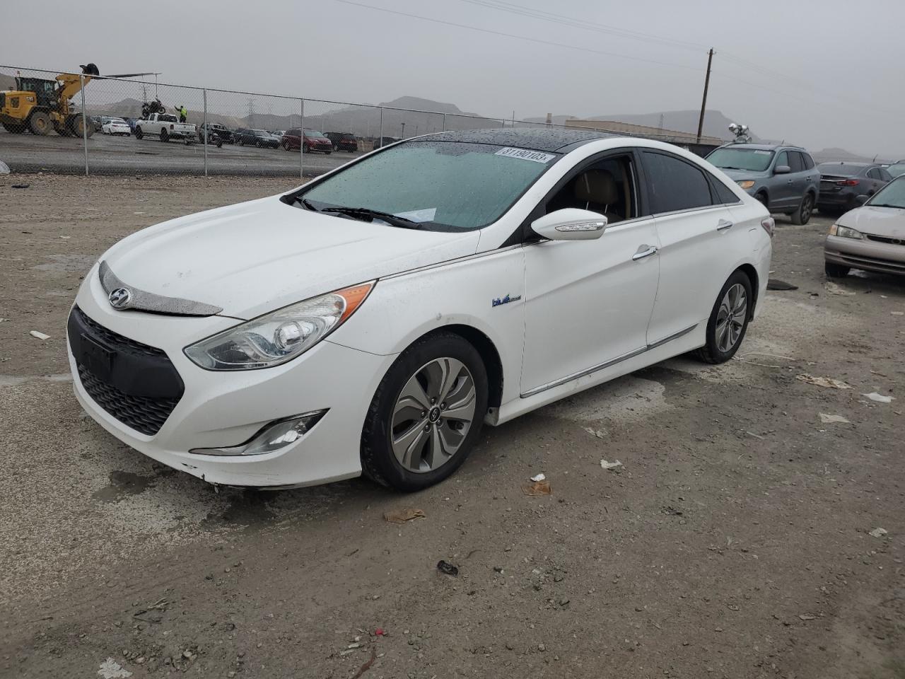 Image 1 of 2013 HYUNDAI SONATA HYBRID 2013 with VIN KMHEC4A45DA064777