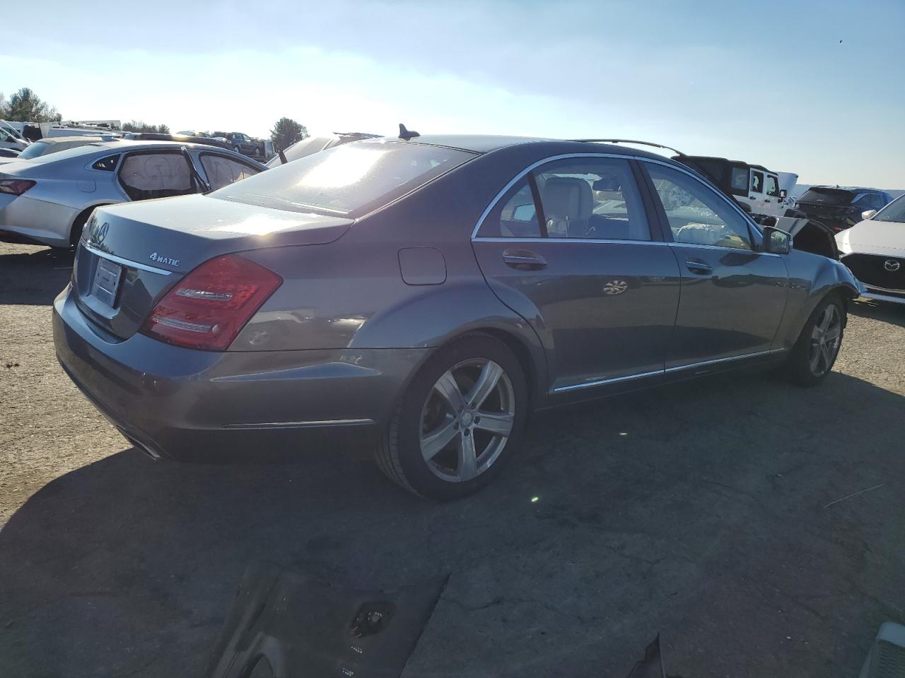 Image 3 of 2011 MERCEDES-BENZ S 550 4MATIC 2011 with VIN WDDNG8GB3BA371647
