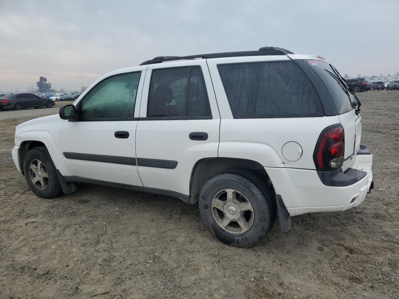 Image 2 of 2005 CHEVROLET TRAILBLAZER LS 2005 with VIN 1GNDT13SX52205632