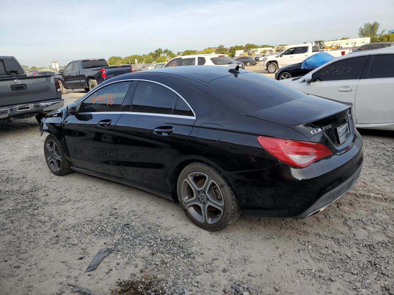Obraz 2 z 2019 MERCEDES-BENZ CLA 250 2019 z VIN WDDSJ4EB9KN726393