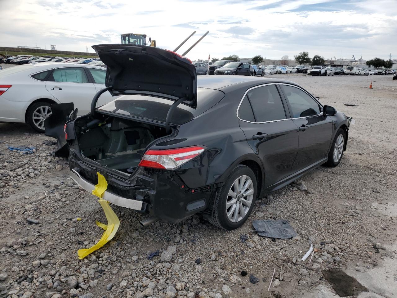 Изображение 3 2020 TOYOTA CAMRY LE 2020 с VIN 4T1C11AK8LU398776