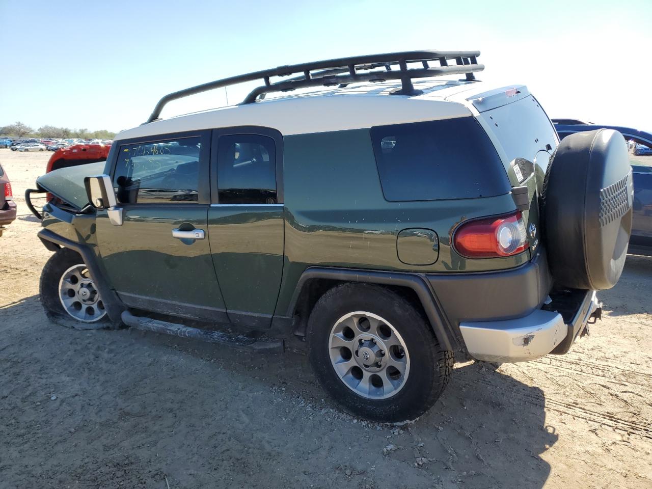 Obraz 2 z 2012 TOYOTA FJ CRUISER  2012 z VIN JTEBU4BF2CK148595