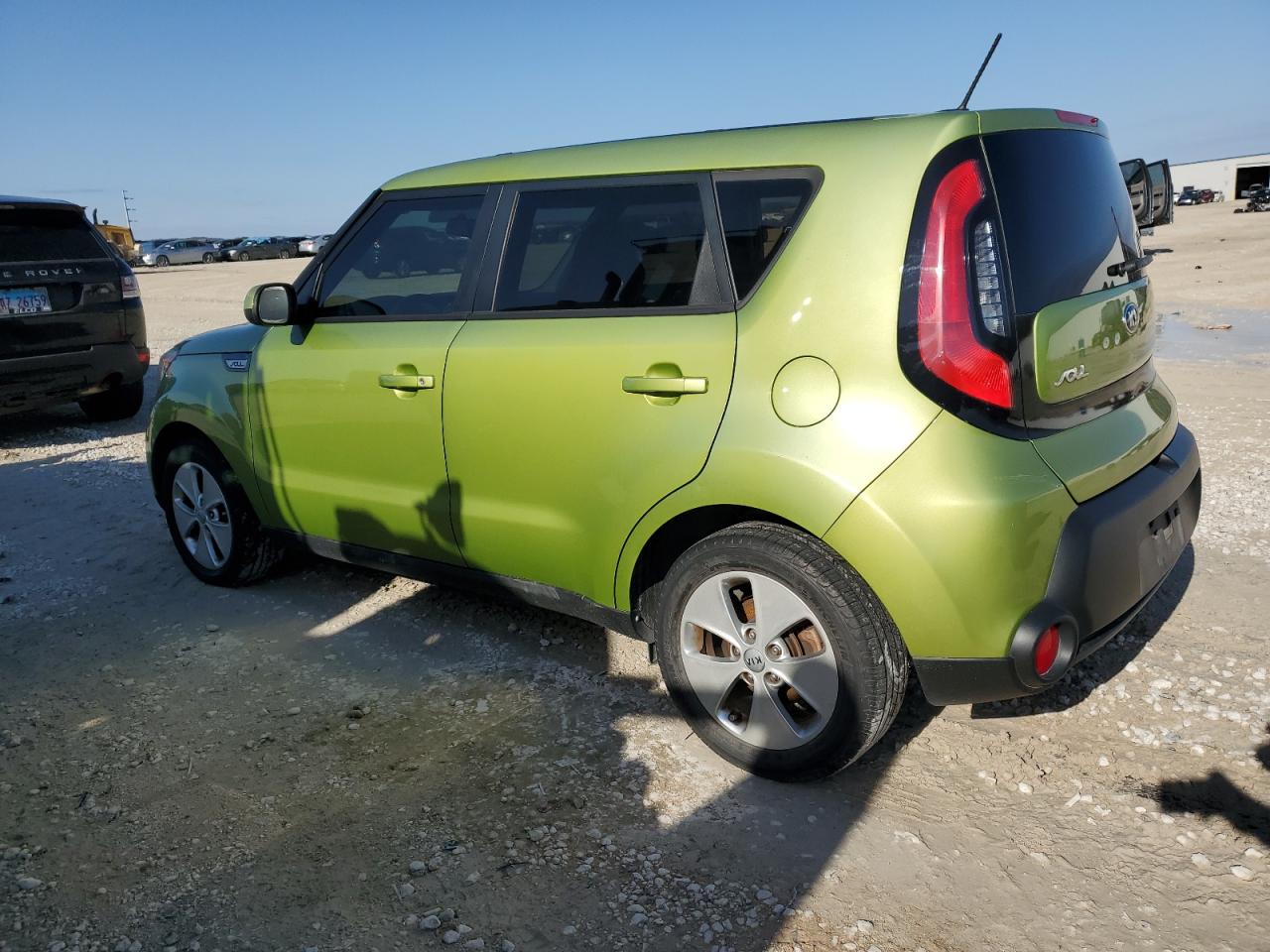 Изображение 2 2015 KIA SOUL  2015 с VIN KNDJN2A28F7775213