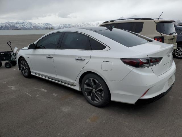 Image 2 of 2019 HYUNDAI SONATA HYBRID 2019 with VIN KMHE34L34KA084729