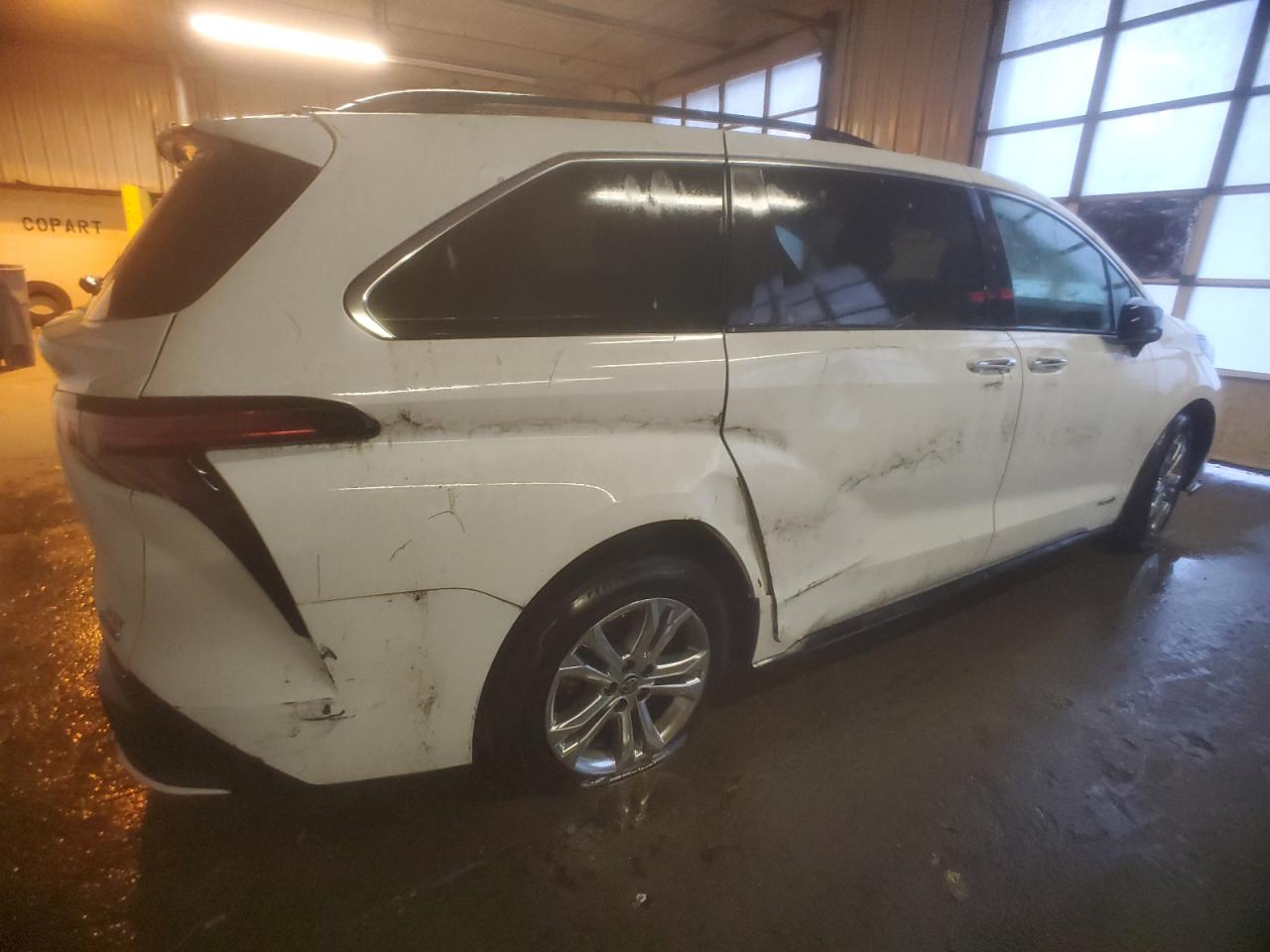 Image 3 of 2021 TOYOTA SIENNA XSE 2021 with VIN 5TDDSKFC5MS033801