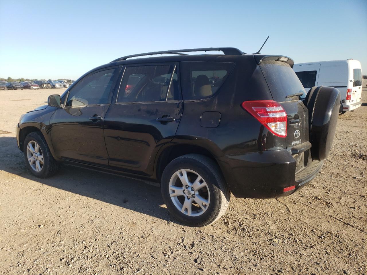 Obraz 2 z 2012 TOYOTA RAV4  2012 z VIN 2T3ZF4DV8CW153678