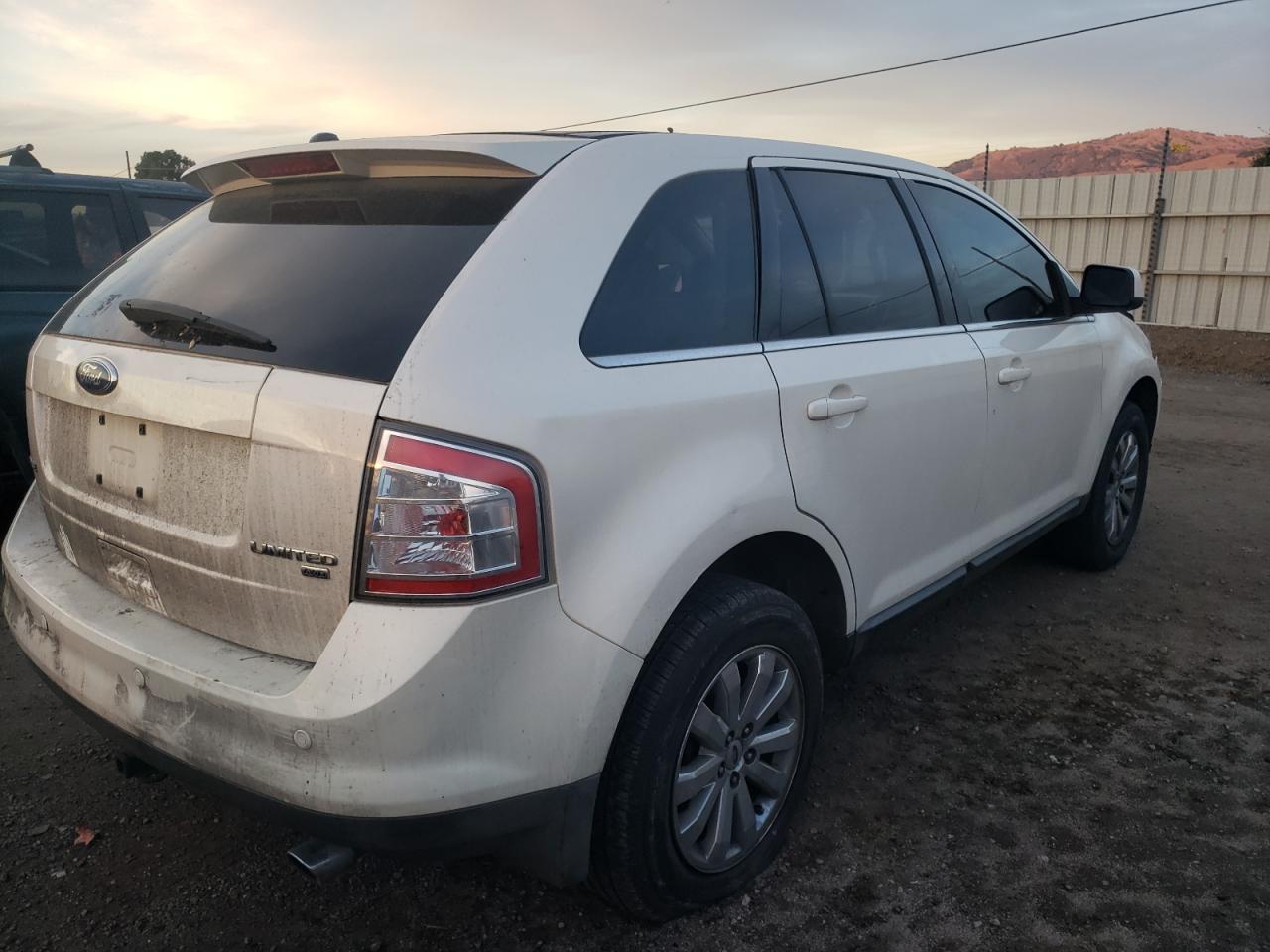Image 3 of 2008 FORD EDGE LIMITED 2008 with VIN 2FMDK49CX8BA85581