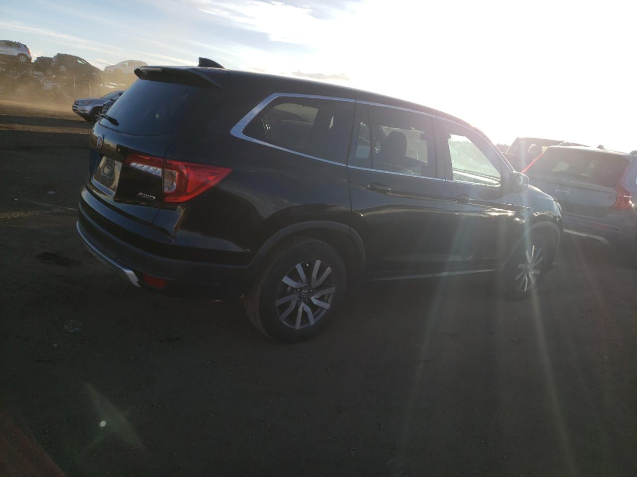 Image 3 of 2019 HONDA PILOT EXL 2019 with VIN 5FNYF6H5XKB007899