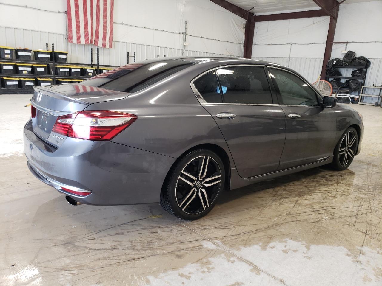 Obraz 3 z 2017 HONDA ACCORD SPORT 2017 z VIN 1HGCR2F66HA062665