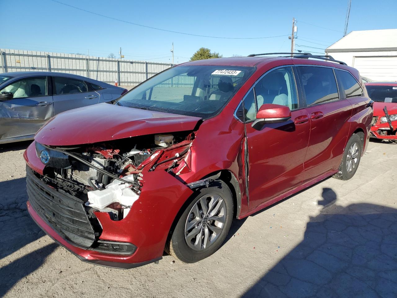 Image 1 of 2022 TOYOTA SIENNA LE 2022 with VIN 5TDKRKEC6NS122153