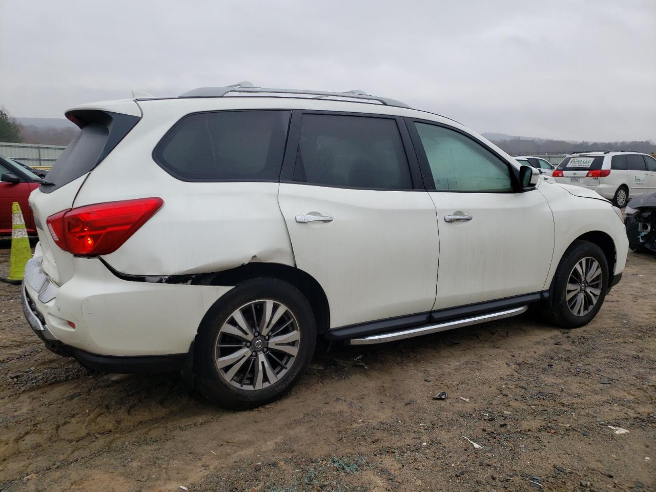Изображение 3 2020 NISSAN PATHFINDER SV 2020 с VIN 5N1DR2BM7LC620006
