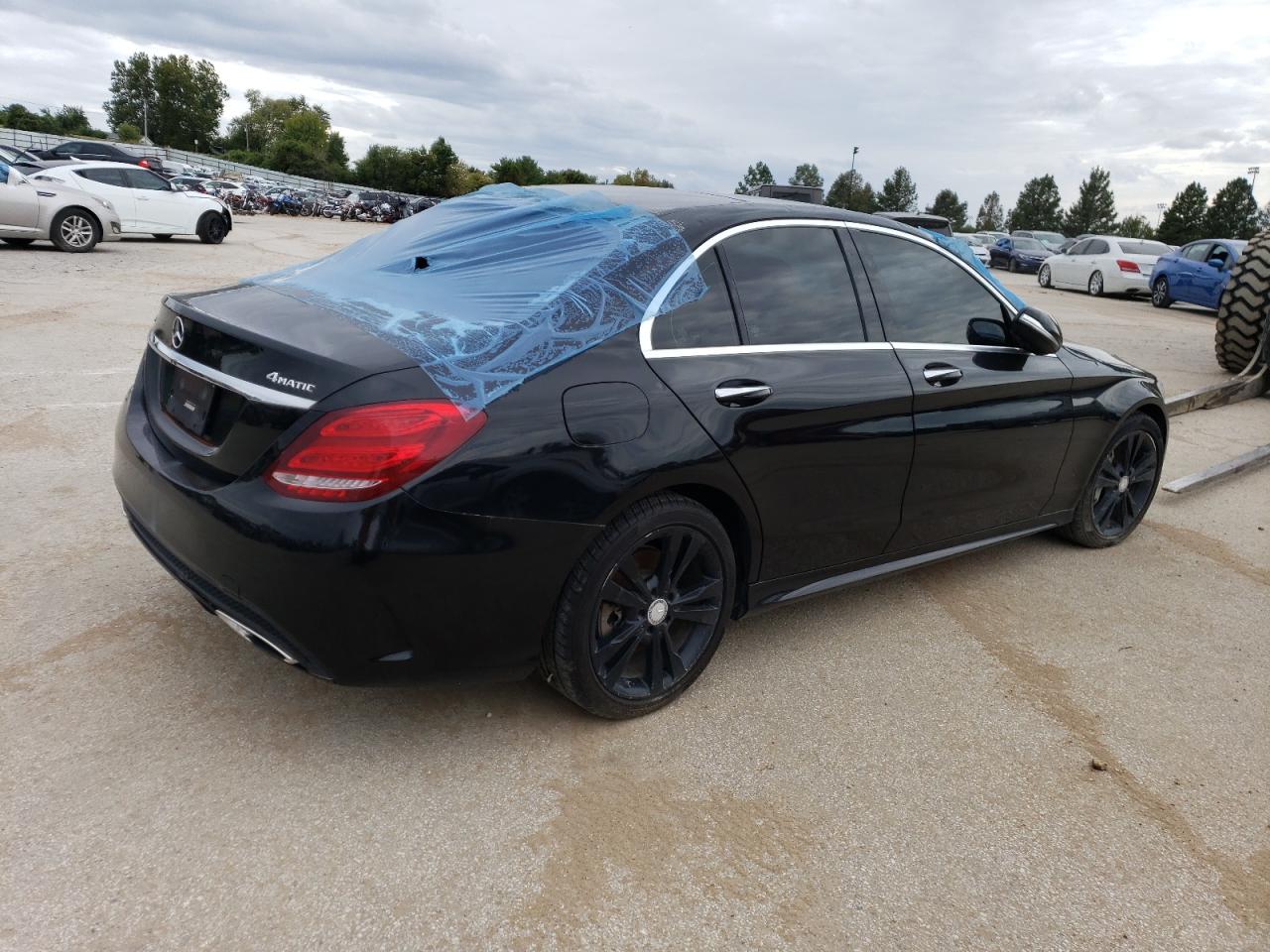 Obraz 3 z 2015 MERCEDES-BENZ C 300 4MATIC 2015 z VIN 55SWF4KBXFU029156
