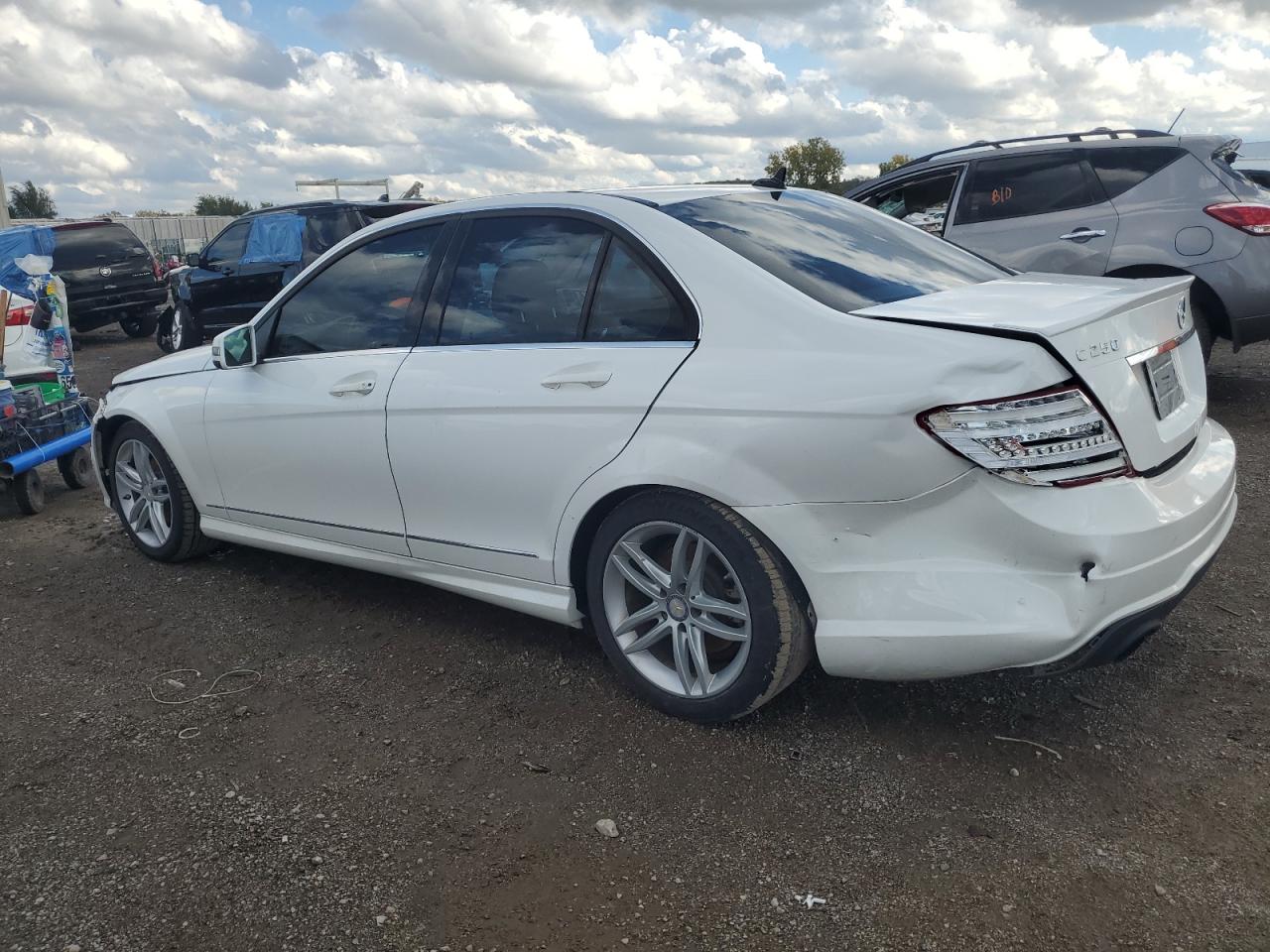 Image 2 of 2013 MERCEDES-BENZ C 250 2013 with VIN WDDGF4HB4DR287294