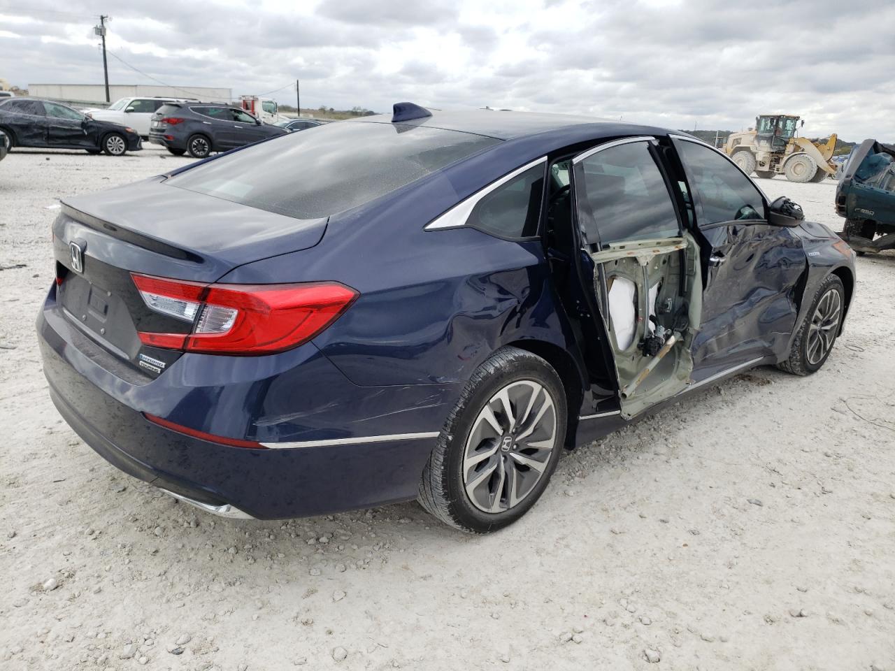 Image 3 of 2019 HONDA ACCORD TOURING HYBRID 2019 with VIN 1HGCV3F98KA013082