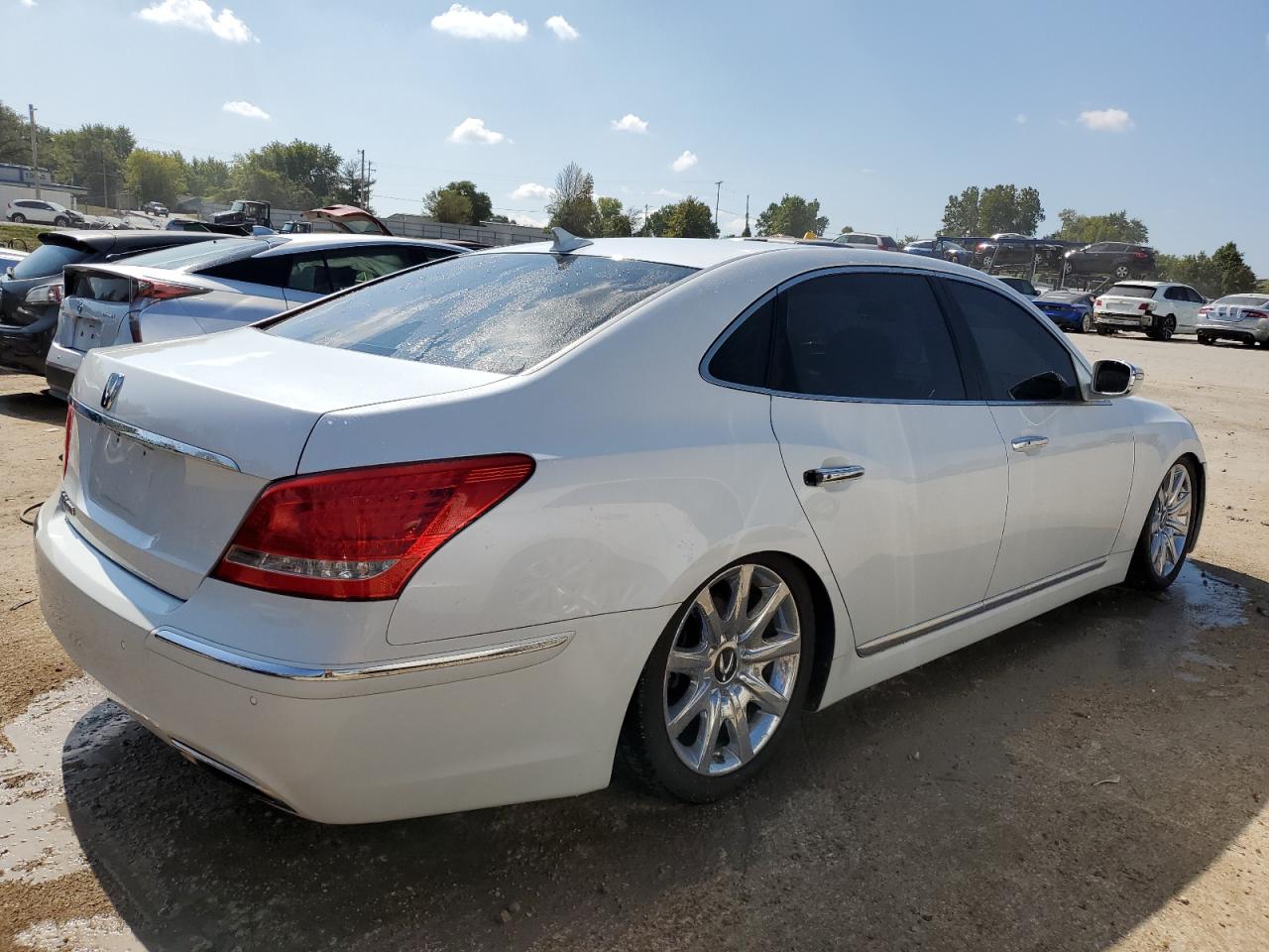 Obraz 3 z 2012 HYUNDAI EQUUS SIGNATURE 2012 z VIN KMHGH4JH5CU056642