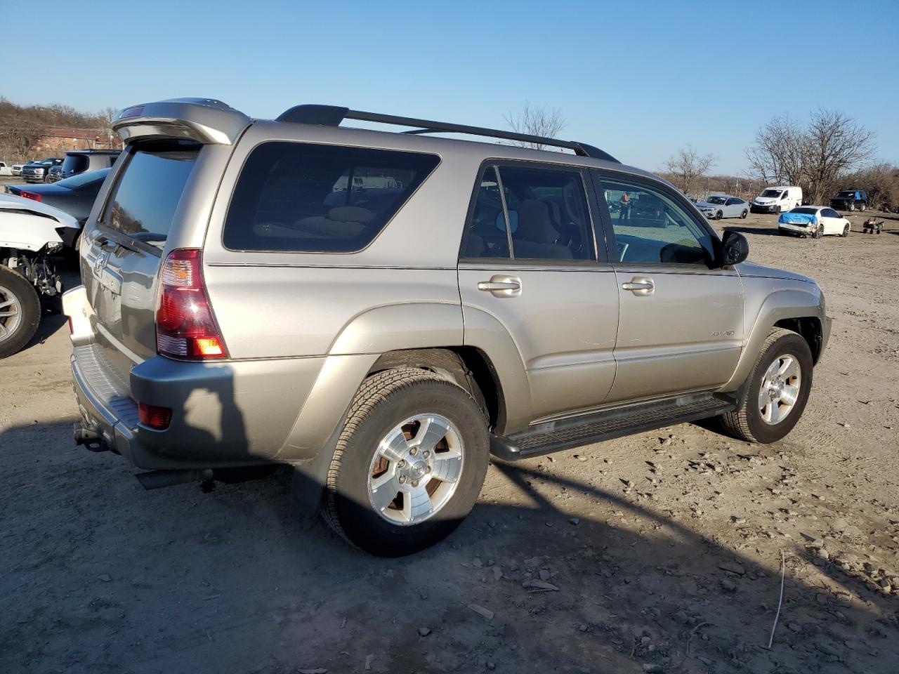 Image 3 of 2005 TOYOTA 4RUNNER SR5 2005 with VIN JTEBT14R550047106