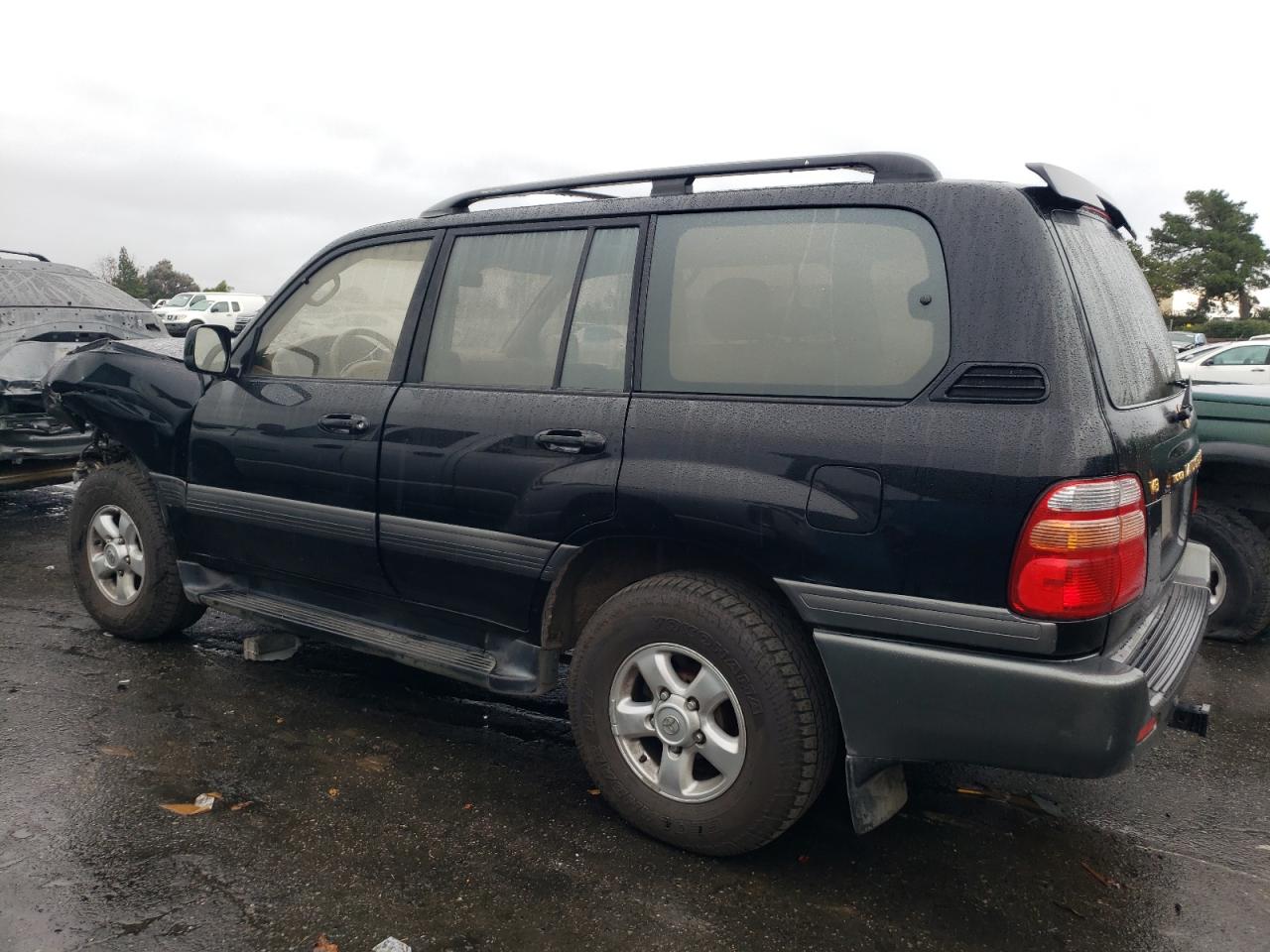 Image 2 of 1999 TOYOTA LAND CRUISER  1999 with VIN JT3HT05J7X0070170