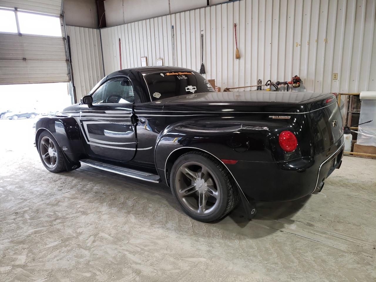 Image 2 of 2004 CHEVROLET SSR  2004 with VIN 1GCES14P54B109044