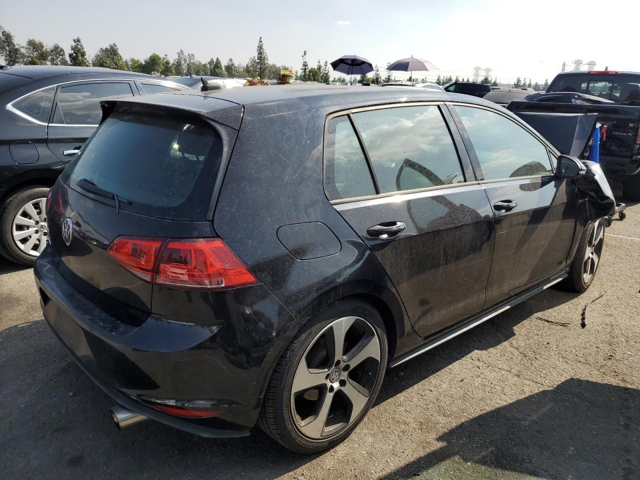 Obraz 3 z 2016 VOLKSWAGEN GTI S/SE 2016 z VIN 3VW5T7AU0GM052689