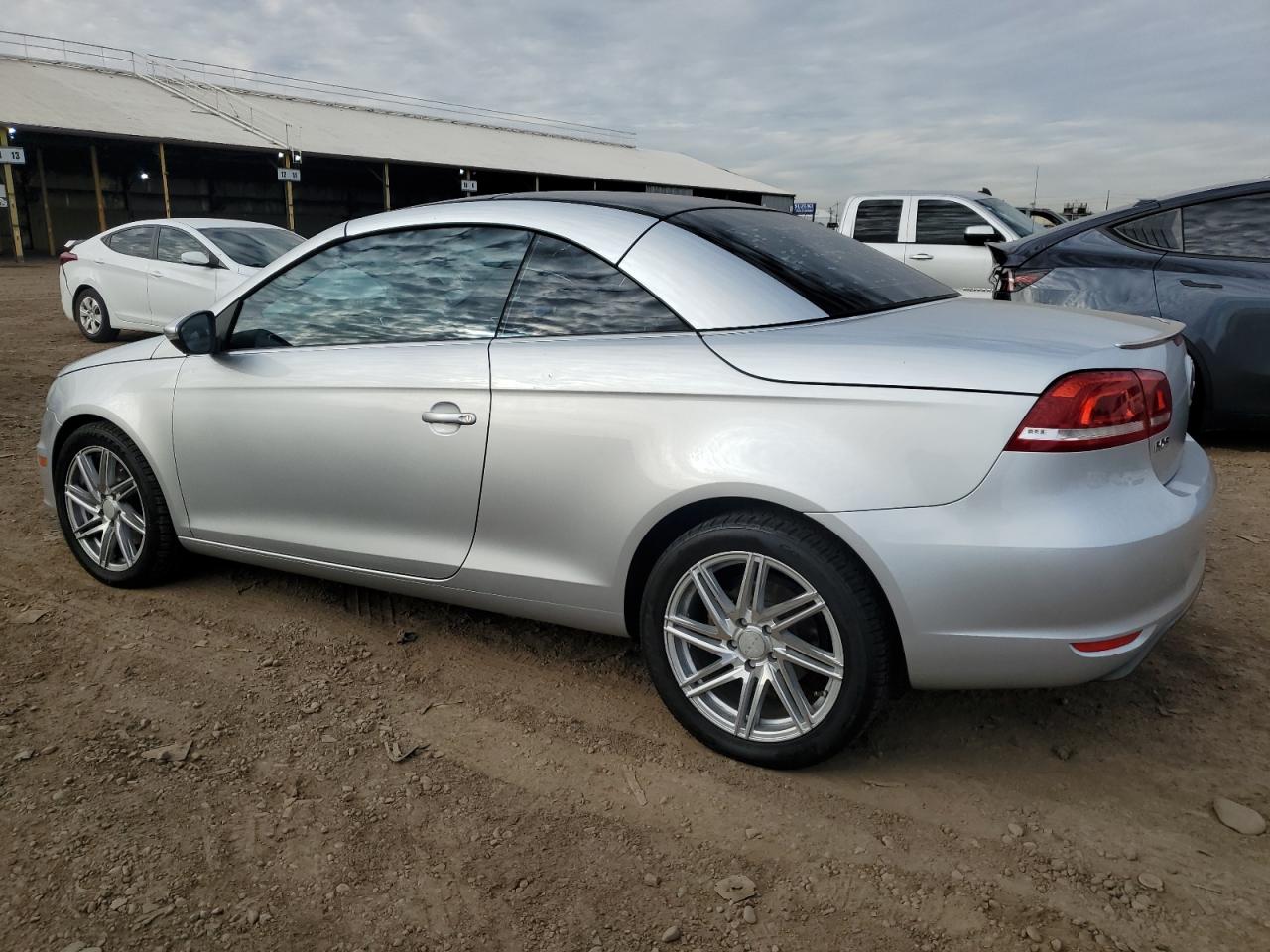 Image 2 of 2012 VOLKSWAGEN EOS KOMFORT 2012 with VIN WVWBW7AH4CV008940