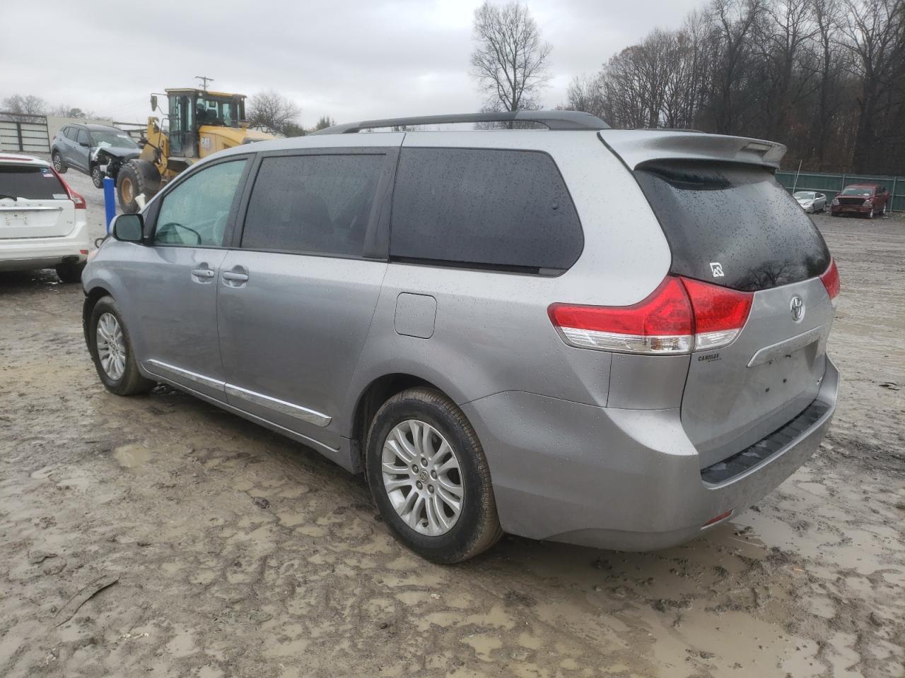 Image 2 of 2012 TOYOTA SIENNA XLE 2012 with VIN 5TDYK3DC7CS201771
