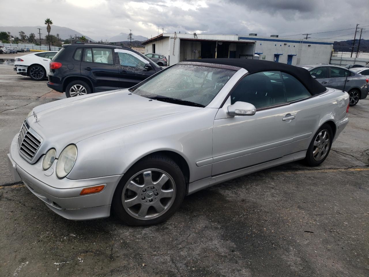 Obraz 1 z 2002 MERCEDES-BENZ CLK 320 2002 z VIN WDBLK65G42T107858