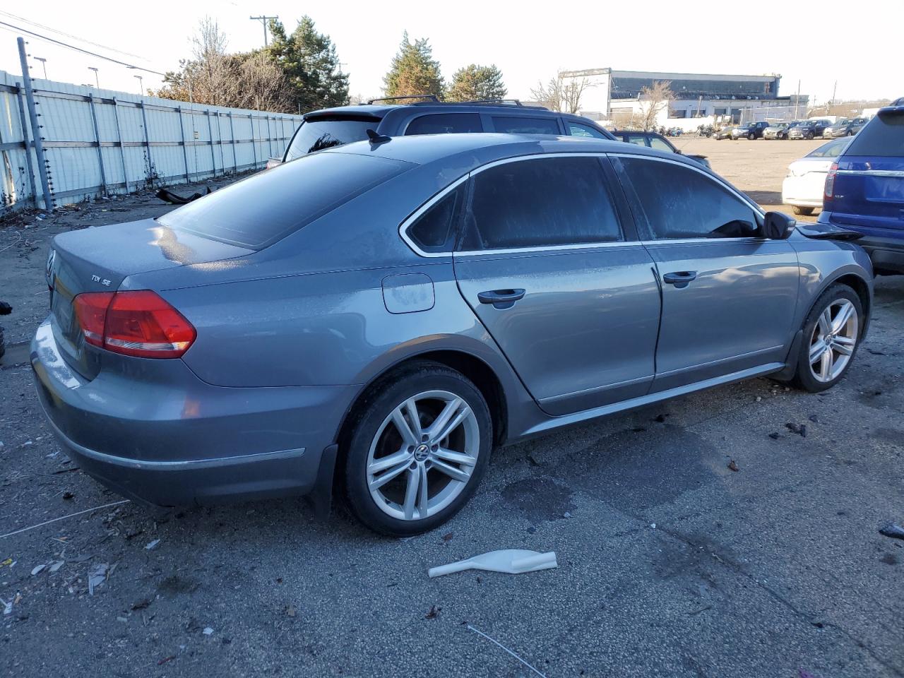 Изображение 3 2015 VOLKSWAGEN PASSAT SE 2015 с VIN 1VWBV7A37FC047087