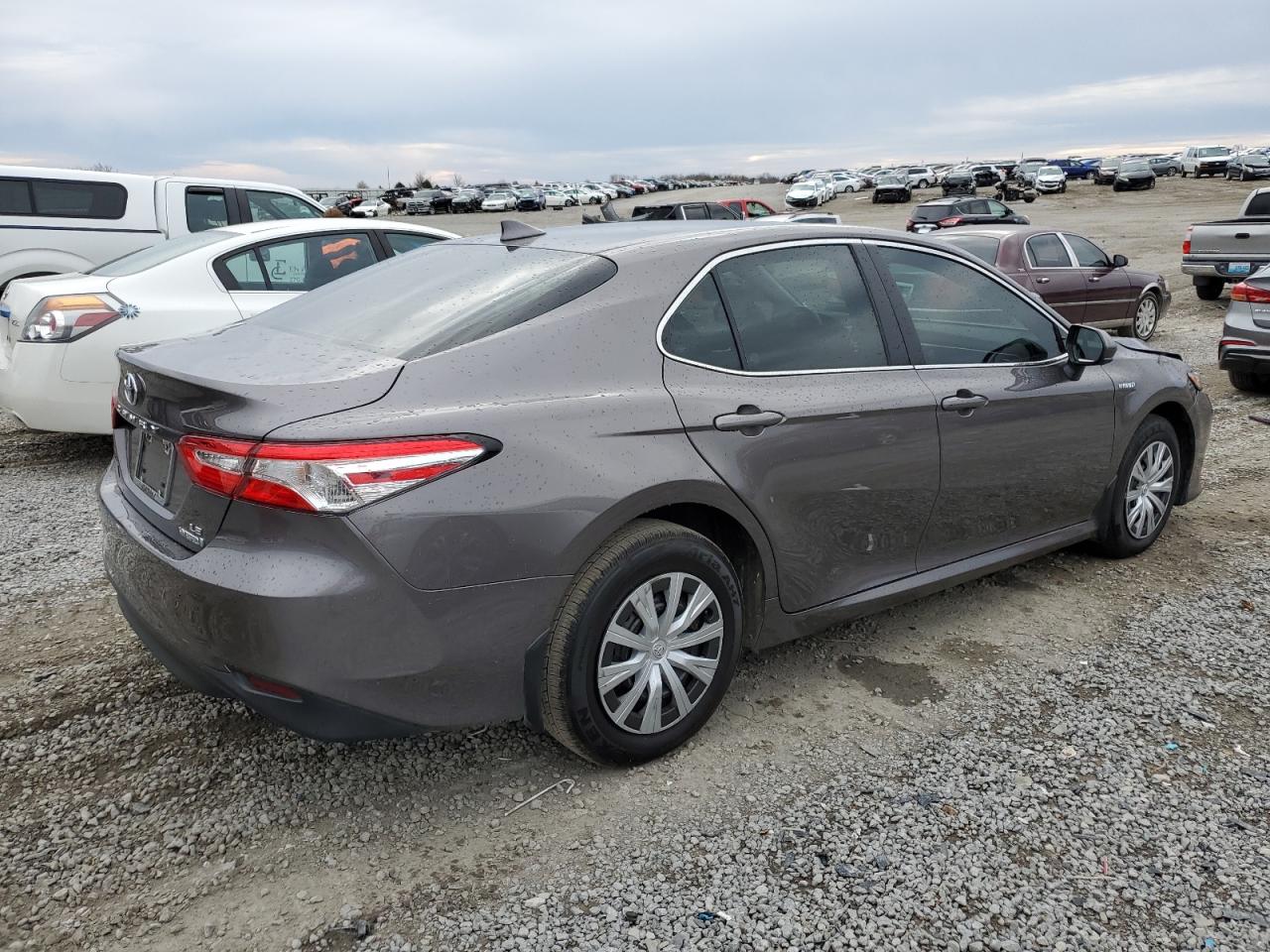 Image 3 of 2020 TOYOTA CAMRY LE 2020 with VIN 4T1C31AKXLU524047
