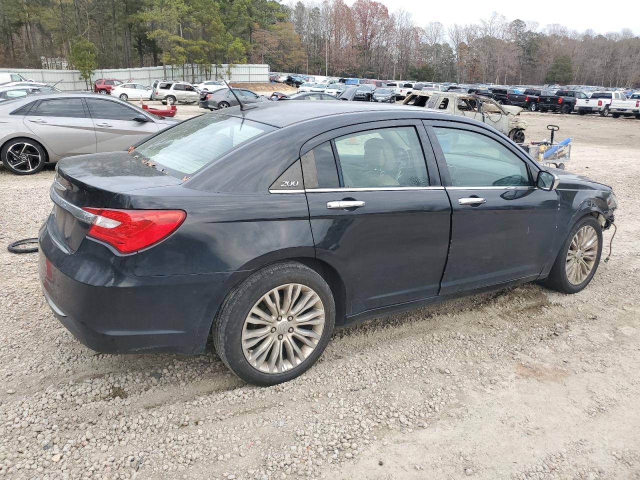 Изображение 3 2013 CHRYSLER 200 LIMITED 2013 с VIN 1C3CCBCG5DN729150