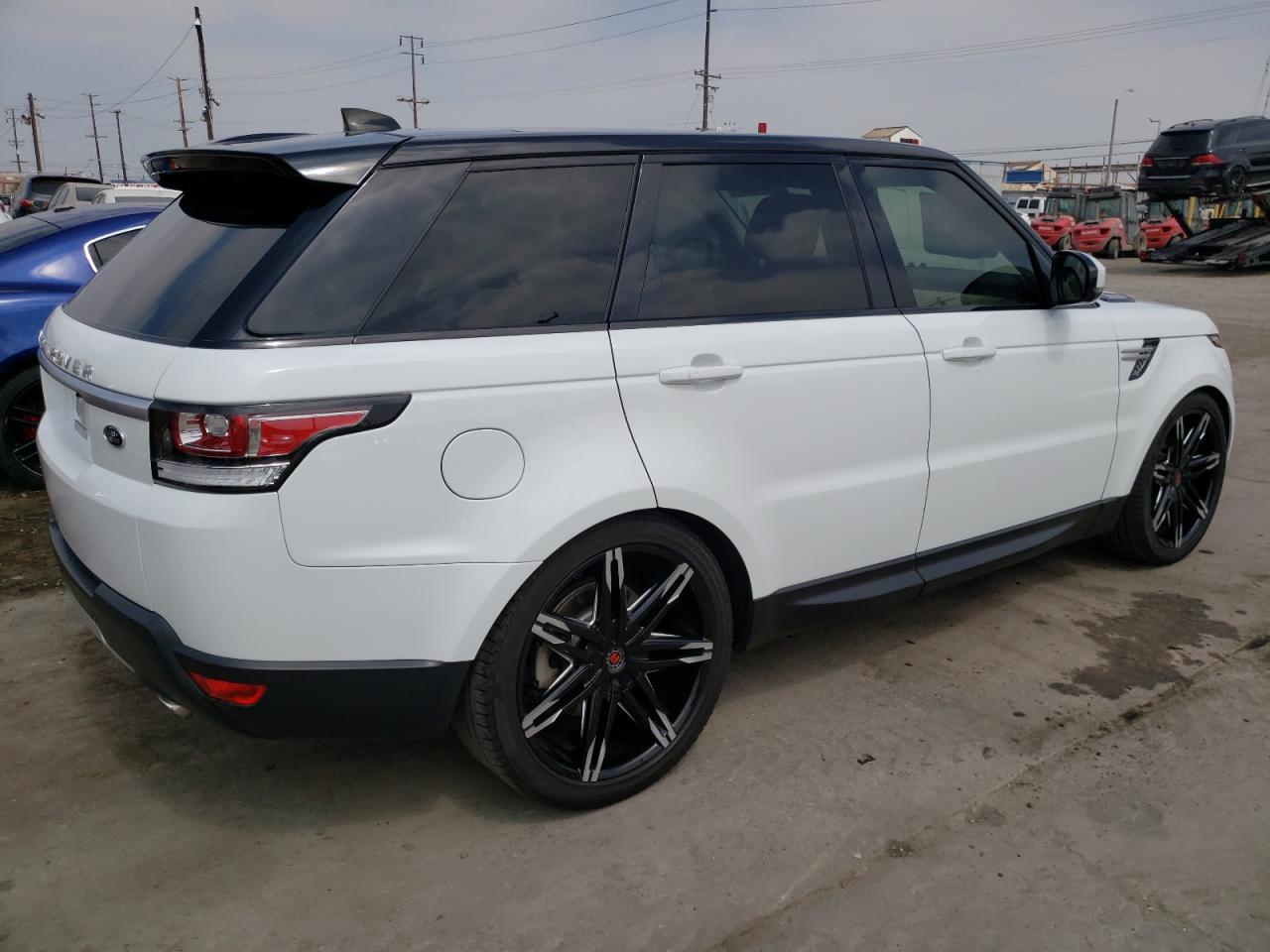 Image 3 of Land Rover Range Rover Sport Hse 2017 with VIN SALWR2FK4HA683453