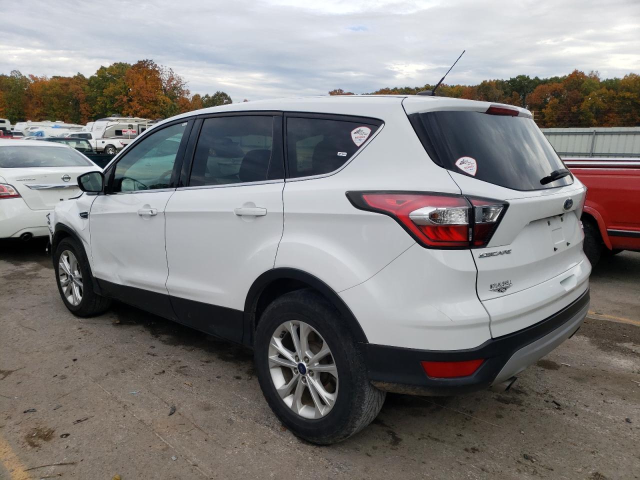 Image 2 of 2017 FORD ESCAPE SE 2017 with VIN 1FMCU0G94HUA15901