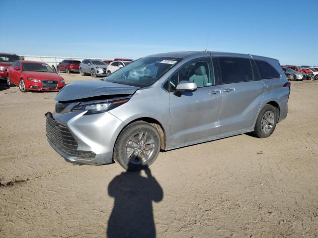 Image 1 of 2021 TOYOTA SIENNA LE 2021 with VIN 5TDKRKEC3MS064713