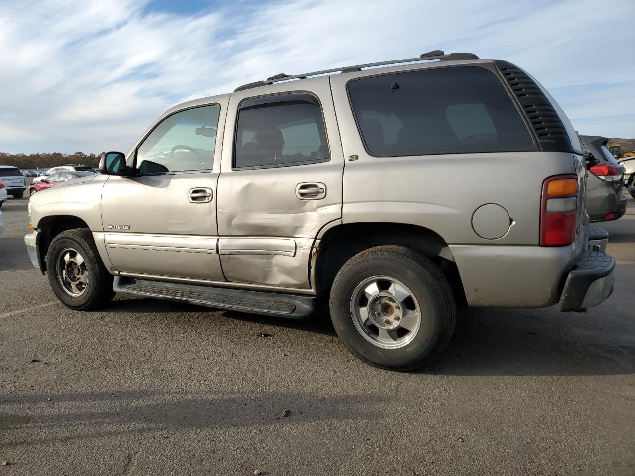 Изображение 2 2001 CHEVROLET TAHOE K1500 2001 с VIN 1GNEK13T81J198843