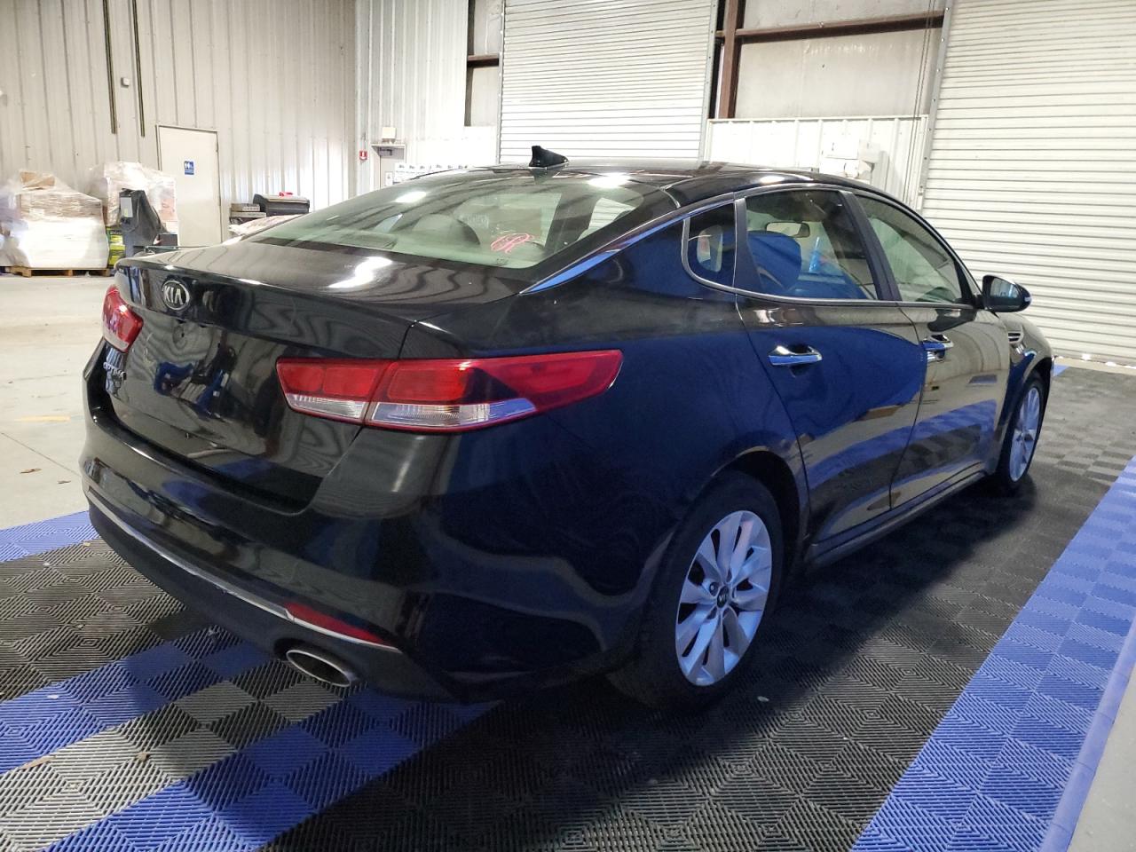 Obraz 3 z 2016 KIA OPTIMA LX 2016 z VIN 5XXGT4L32GG069266